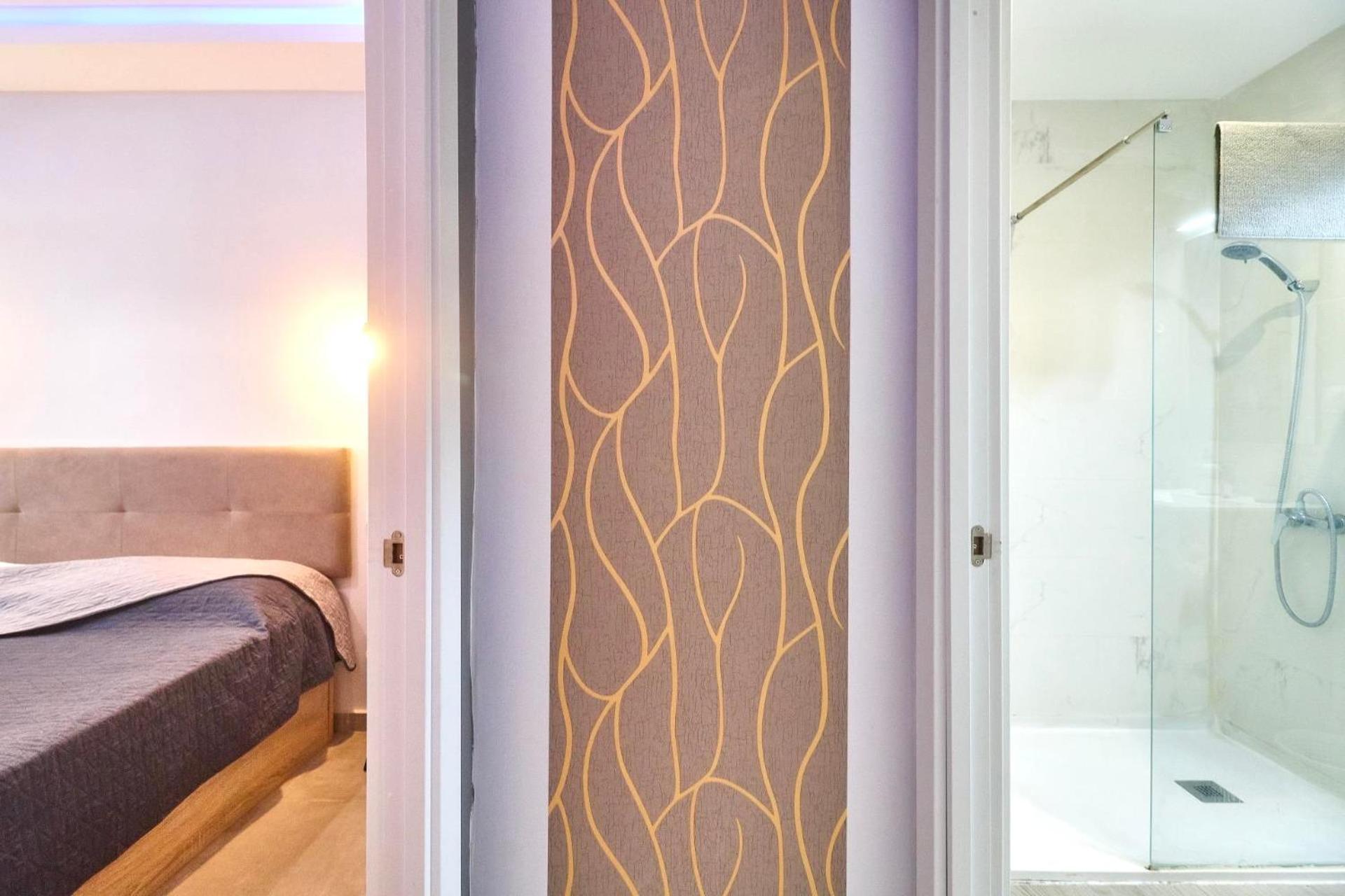 Luxury Suites Фуeнхирола Екстериор снимка