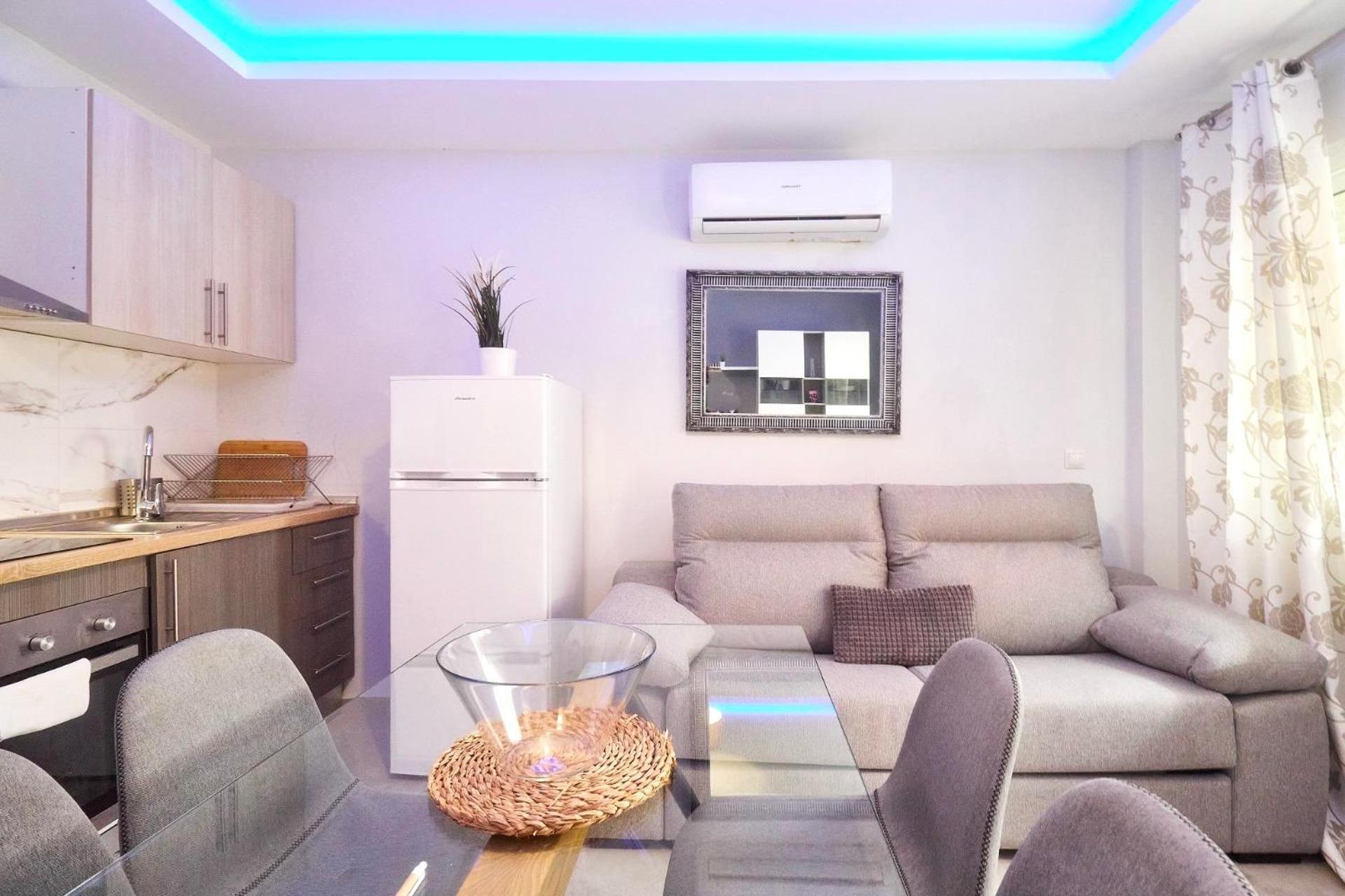 Luxury Suites Фуeнхирола Екстериор снимка